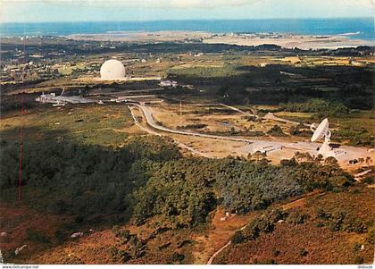22 - Pleumeur-Bodou - Le Centre de Télécommunications par satellites - Vue aérienne des antennes - CPM - Voir Scans Rect