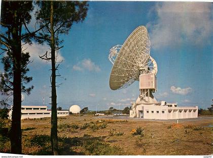CPM Pleumeur Bodou Le Centre de Telecommunications par satellites L'antenne P B 2