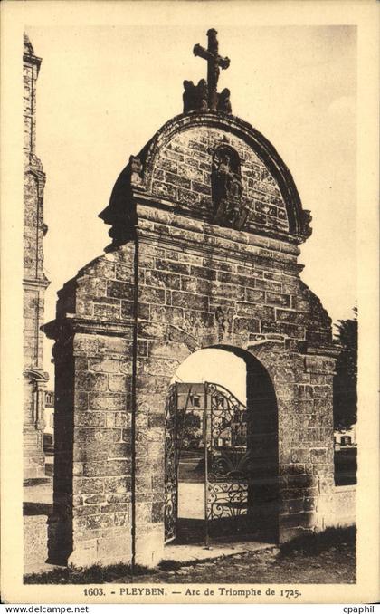 CPA Pleyben Arc de Triomphe de 1725