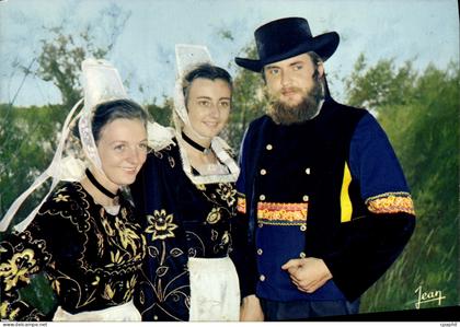 CPSM La Bretagne Groupe folklorique de Plomodiern en Porzay