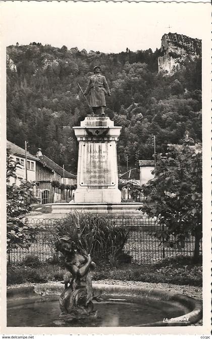 CPSM Poligny Monument aux Morts et Croix du Dam