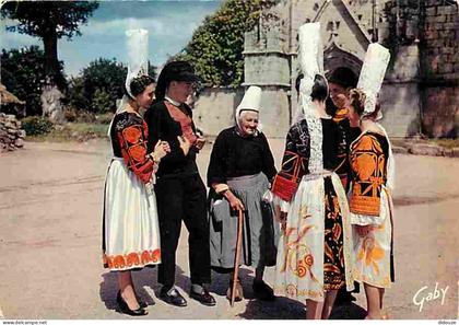 Carte Postale - 29 - Pont l'Abbé - Femmes en costumes de Pont l'Abbé - Folklore - Coiffes - Voir Scans Recto Verso