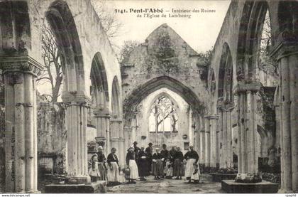 Pont l'abbe CPA Interieur des ruines de l'eglise de Lambourg