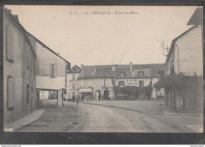 64 - PONTACQ - Place du Barry