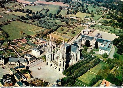 Carte Postale - 53 - Pontmain - La Basilique - Vue aérienne - Flamme Postale de Pontmain - CPM - Voir Scans Recto-Verso