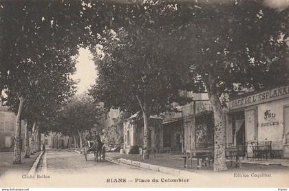 Rians - Place du Colombier - Calèche