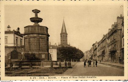 CPA Riom Place Et Rue Saint Amable