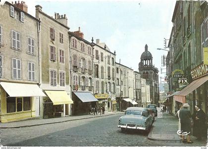 CPSM Riom Rue du Commerce voiture ancienne