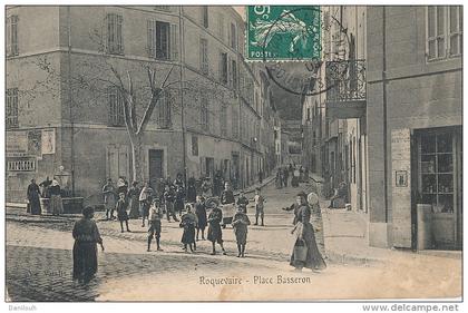 13 // ROQUEVAIRE   Place Basseron