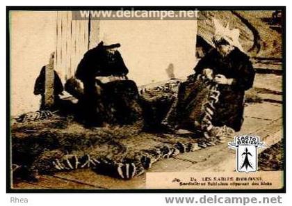 85 Les Sables-d'Olonne - 134 LES SABLES D'OLONNE Sardinières Sablaises réparant des filets - cpa