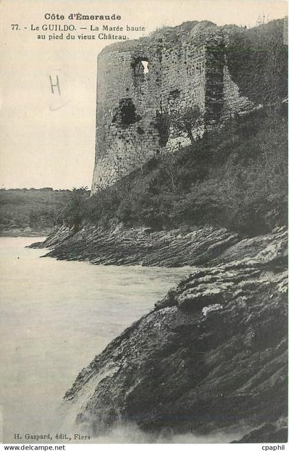 CPA Le Guildo La Maree haute au pied du vieux Chateau