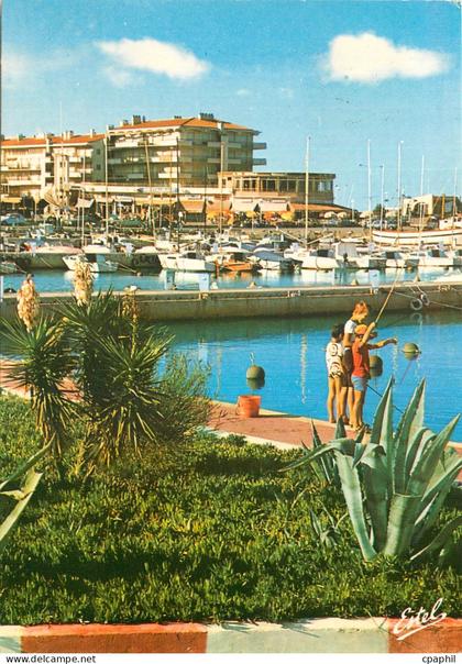 CPM La Cote Catalane Saint Cyprien Plage Pyrenees Orientales Le port de plaisance