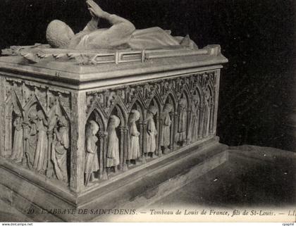 L'abbaye de Saint Denis CPA Tombeau de Louis de France fils de Saint Louis