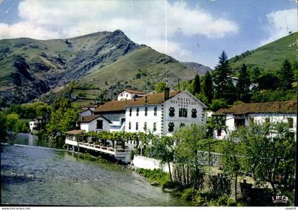 CPM Reflets du Pays Basque Saint Etienne de Baigorry Hotel du Trinquet