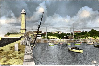 CPA Saint Georges De Didonne Le Phare Un Coin Du Port