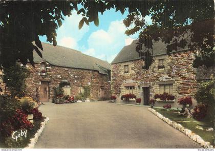 22 SAINT GILLES VIEUX MARCHE LA FERME FLEURIE