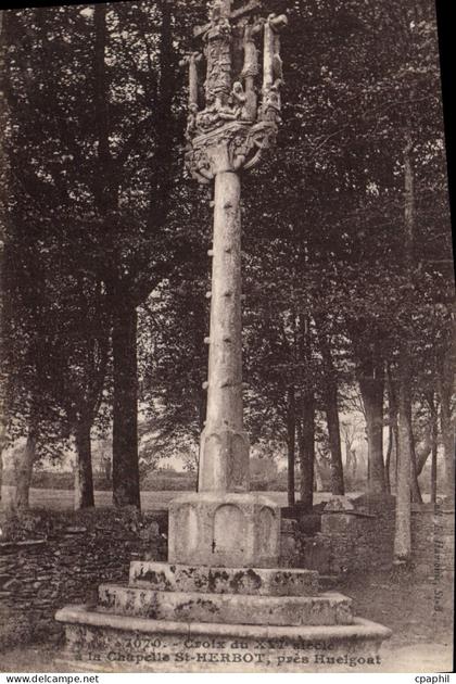 CPA Chapelle Saint Herbot Pres Huelgoat Croix