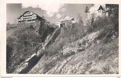 CPSM Saint-Hilaire-du-Touvet l'arrivée du Funiculaire La Gare Supérieure