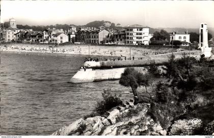 CPM Saint Jean de Luz L'entree du Port et la Plage de Saint Jean de Luz