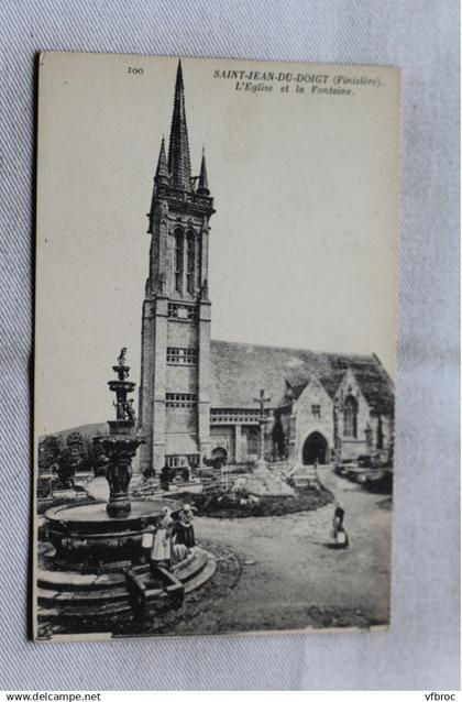 AA519, Saint Jean du Doigt, l'église et la fontaine, Finistère 29