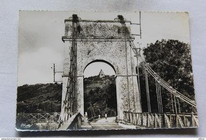 Cpm, Saint Julien du Sault, entrée du pont suspendu et la chapelle de Vauguilain, Yonne 89