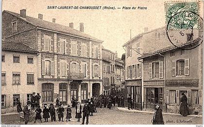 69 - SAINT LAURENT de CHAMOUSSET -- Place du Platre