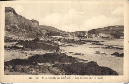 CPA SAINT-MICHEL-en-GREVE plage