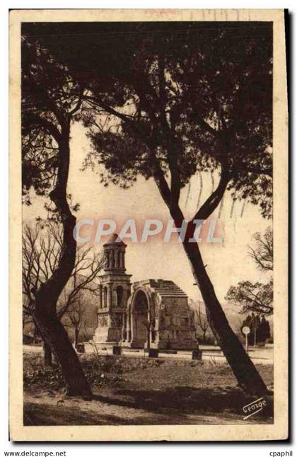 CPA Saint Remy De Provence Les antiques Monuments romains Vus a travers les pins