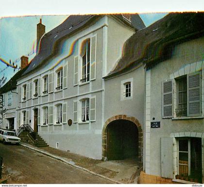 Carte Postale - 89 - Saint Sauveur en Puisaye - Maison natale de Colette romancière  née à St Sauveur - Automobiles - CP