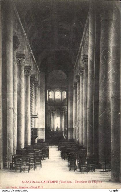Saint Savin sur Gertempe CPA Interieur de l'eglise