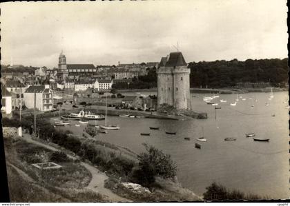 CPM Saint Servan Tour et Cale Solidor