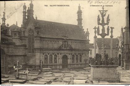 CPA Saint Thegonnec L ossuaire et le calvaire