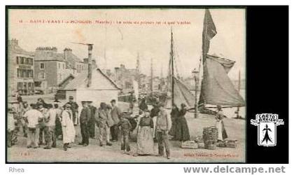 50 Saint-Vaast-la-Hougue - 18 - SAINT-VAAST-la-HOUGUE (Manche) - La vente du poisson sur le Rhea D50D  K50417K  C50562C