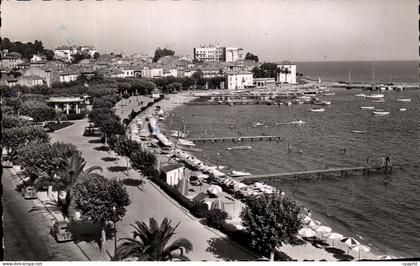 CPA Sainte Maxime La Plage la Ville et la promenade