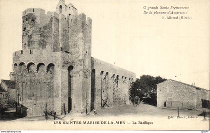 CPA Les Saintes Maries De La Mer La basilique