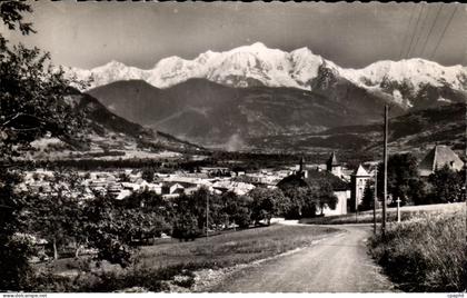 CPSM Sallanches (Haute Savoie) Vue generale et Massif du Mont Blanc