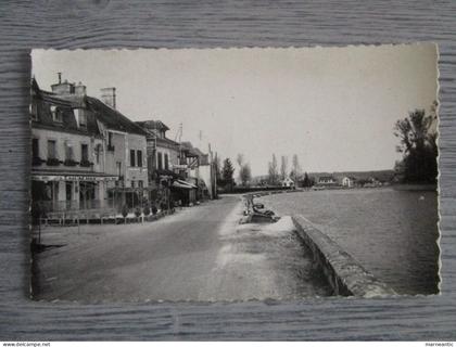 Cpa Samois sur Seine (77) les bords de la Seine