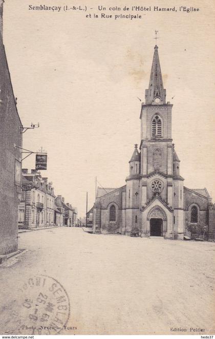 Semblançay - Un coin de l'Hôtel Hamard, l'Eglise et la rue principale
