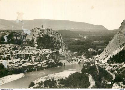 CPM Sisteron (b alpes) 11652 la citadelle et la durance