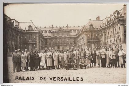 (38388) Foto AK Schloss Versailles, Gruppenfoto