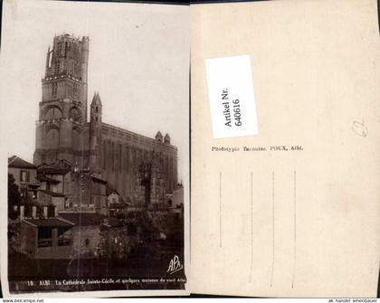 640616,Albi La Cathedrale Sainte-Cecile et quelques maisons du vieil Albi France