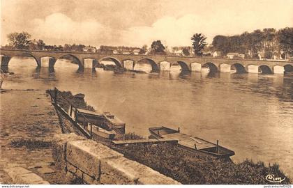 B106687 France Selles sur Cher Le Pont sur le Cher