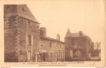 B106793 France Lusignan Restes du Vieux Chateau Melusin
