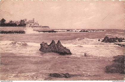 BF4368 mer houleuse a antibes rough sea at antibes france