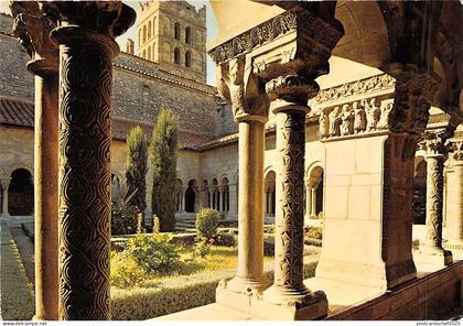 BR23117 Elne le Cloitre  france