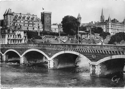 BR29085 Pau Pont de Jurancon et le chateau france
