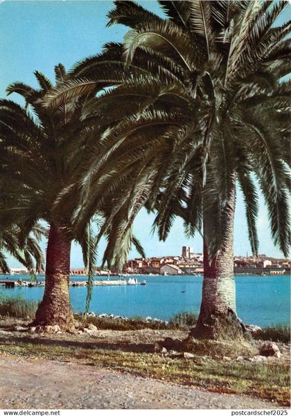 BR4565 Vue sur le vieille ville Antibes france