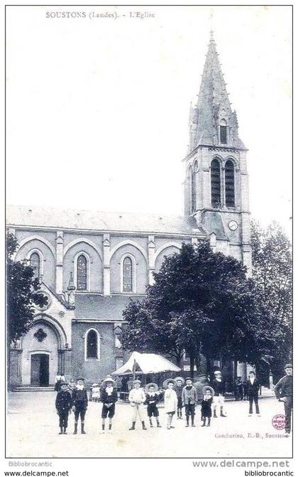 D40 - SOUSTONS - VUE ANIMEE DE L'EGLISE