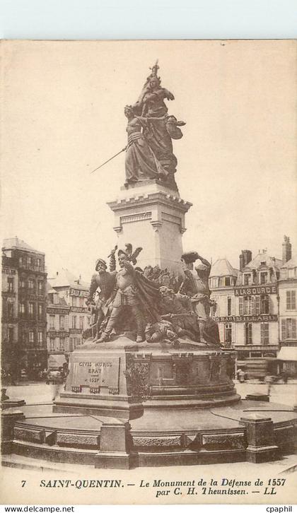 CPA Saint-Quentin - le monument de la defense de 1557