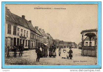 STEENVOORDE -- Grande place